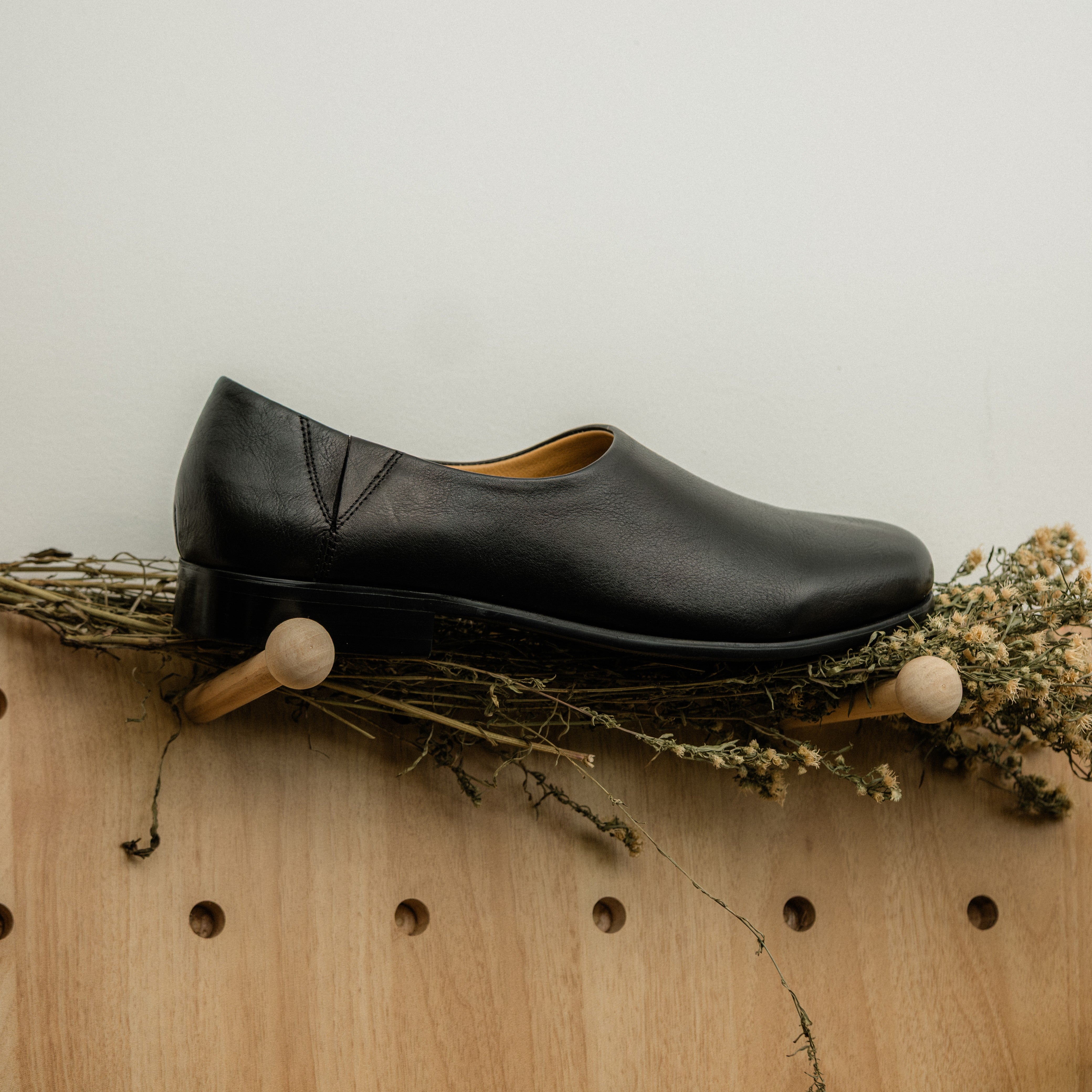 Sledgers Parker Leather Slip-ons - Black